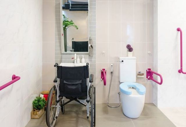 uchwyty łazienkowe dla niepełnosprawnych