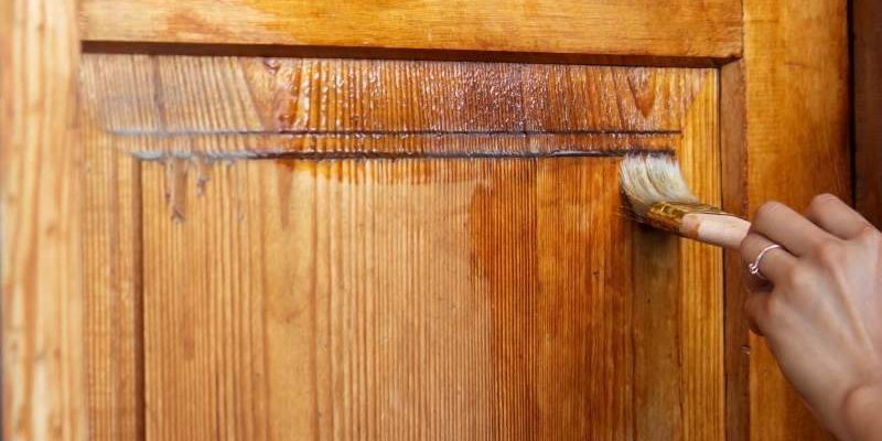 Jak odświeżyć drzwi w stylu vintage wood z pomocą pokazu Yan Ciesla