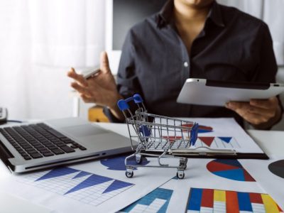 Jak kształtować ceny w sklepach internetowych aby zwiększyć zyski – porady dla sprzedawców e-commerce