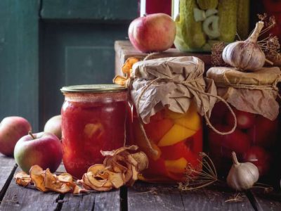 Jak wykorzystać jabłka w kuchni: Kompoty, soki, dżemy i ciasta z jabłkami. Pomysły na suszenie jabłek.
