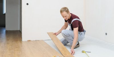 Montaż paneli laminowanych – kluczowe wskazówki i techniki