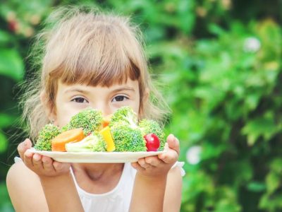 Jak wspomóc naturalną odporność dziecka poprzez odpowiednią dietę