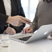 Jak przygotować się do sporu z bankiem: dokumenty, harmonogramy, korespondencja